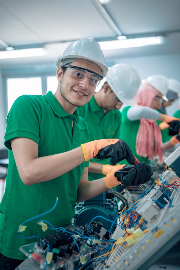 أكاديمية ناس مدرسة تكنولوجيا التطبيقية